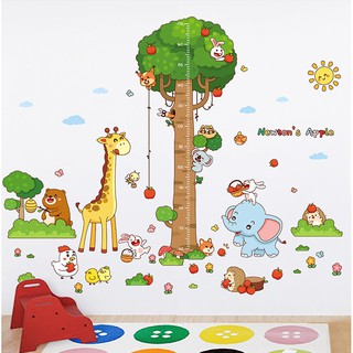 Decal dán tường Thước đo thú trong vườn táo