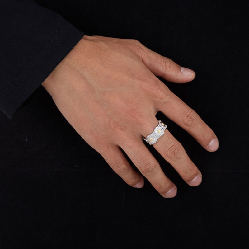 Nhẫn Đôi Họa Tiết Hoa Cúc Nhỏ Đính Kim Cương Thời Trang Cao Cấp