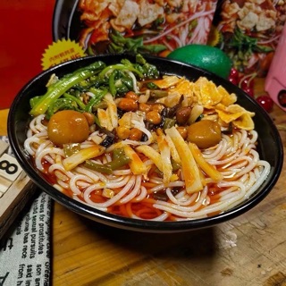 [SẴN] BÚN ỐC LIỄU CHÂU
