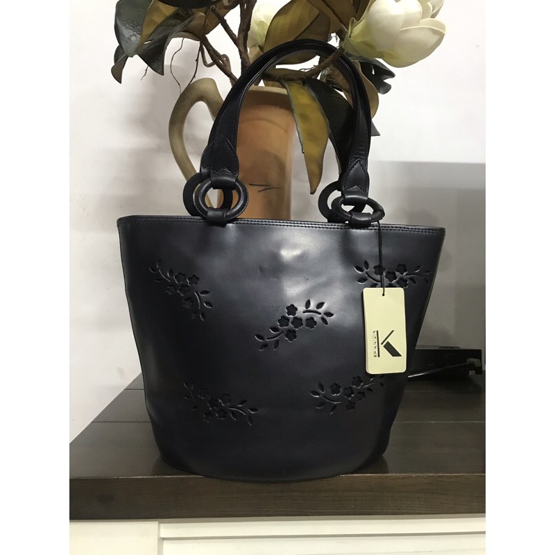 Túi da thật KRIZIA cắt hoa laser - used bags