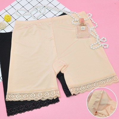 Quần đùi cotton ren mặc trong váy