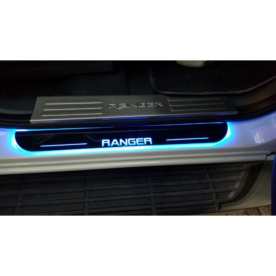 BỘ 8 ốp bậc trong ngoài Ford Ranger  2016-2019 -mẫu Inox