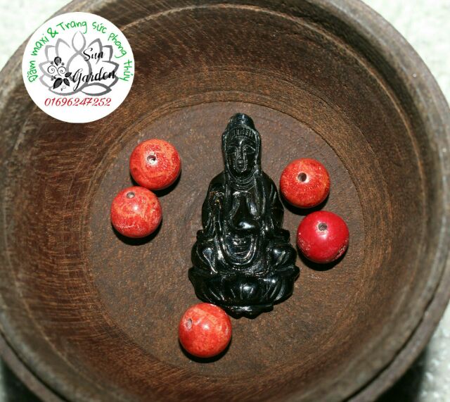 MẶT DÂY CHUYỀN SAN HÔ MẸ QUÁN THẾ ÂM BỒ TÁT MANG LẠI BÌNH AN