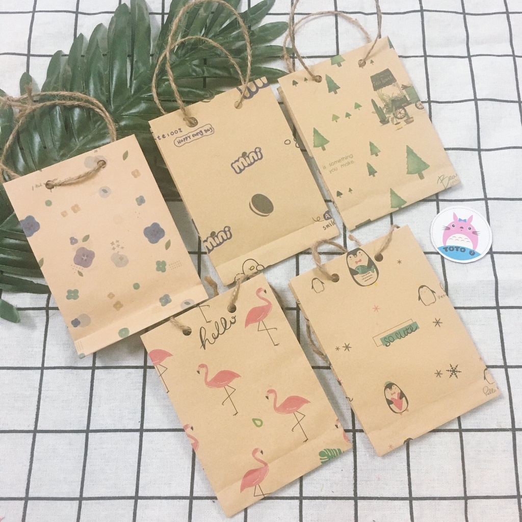 Túi giấy mini vintage kraft họa tiết có quai xinh xắn 12.5 x 9 x 3cm (mẫu ngẫu nhiên)