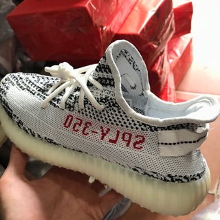 Giầy thể thao Sneaker yzeey v2 350 trắng chấm đen nam nữ