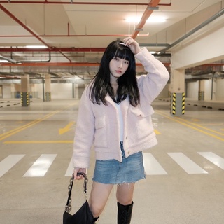 Usthebasic - Áo khoác lông Faux Fur Embroidered Logo Jacket
