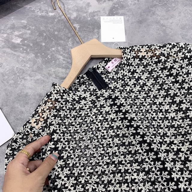 Siêu Phẩm Set áo ren mix chân váy tầng