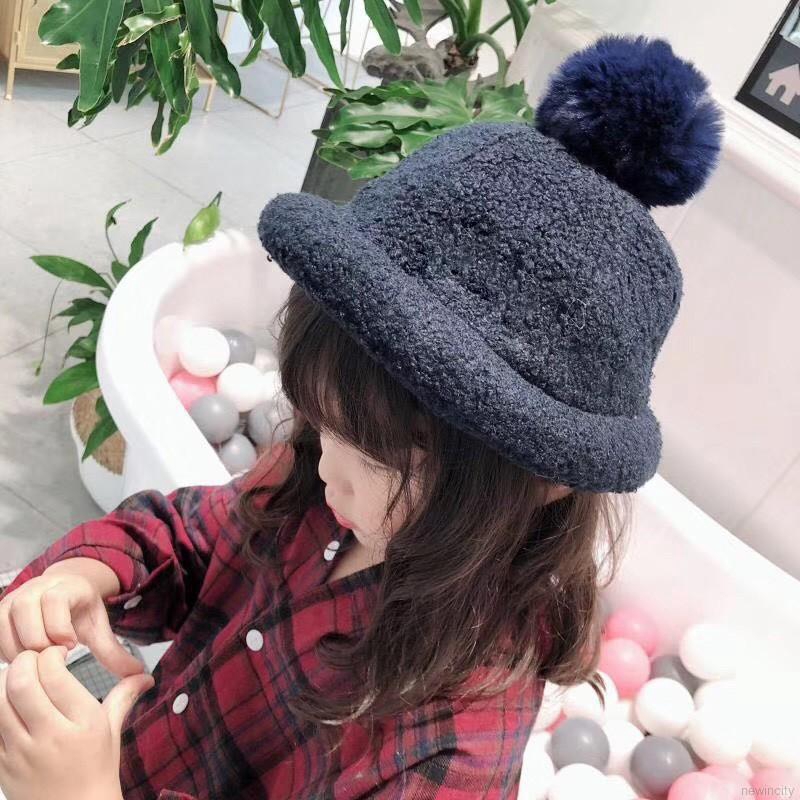 Mũ nhung trùm đầu thiết kế quả pom pom đáng yêu cho bé