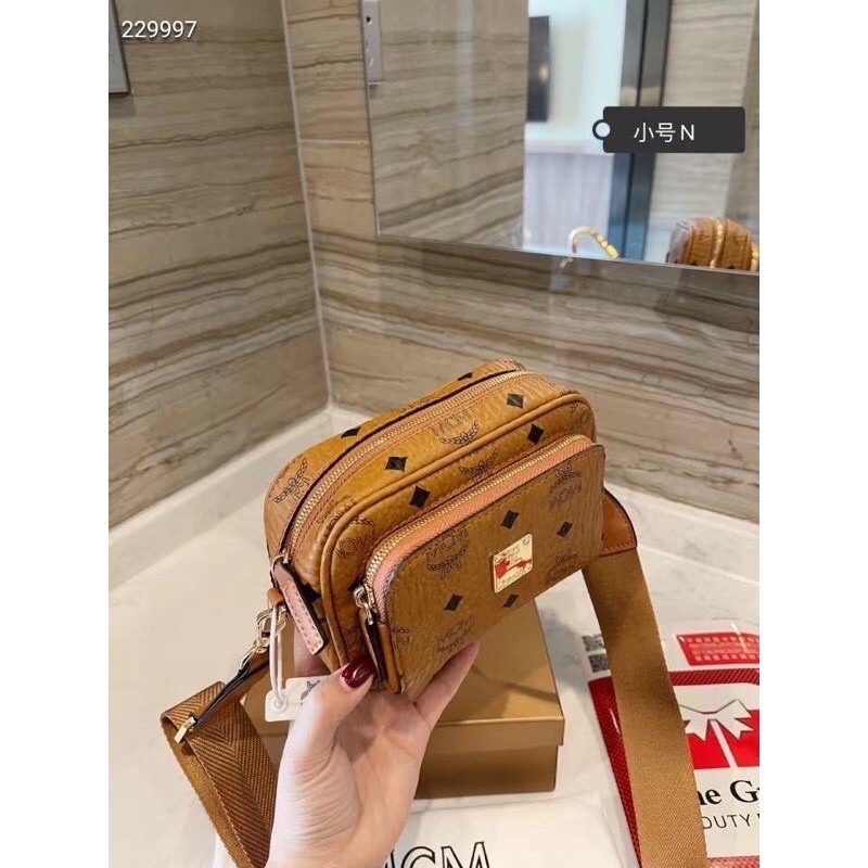 Túi đeo chéo Mini MCM cao cấp có sẵn