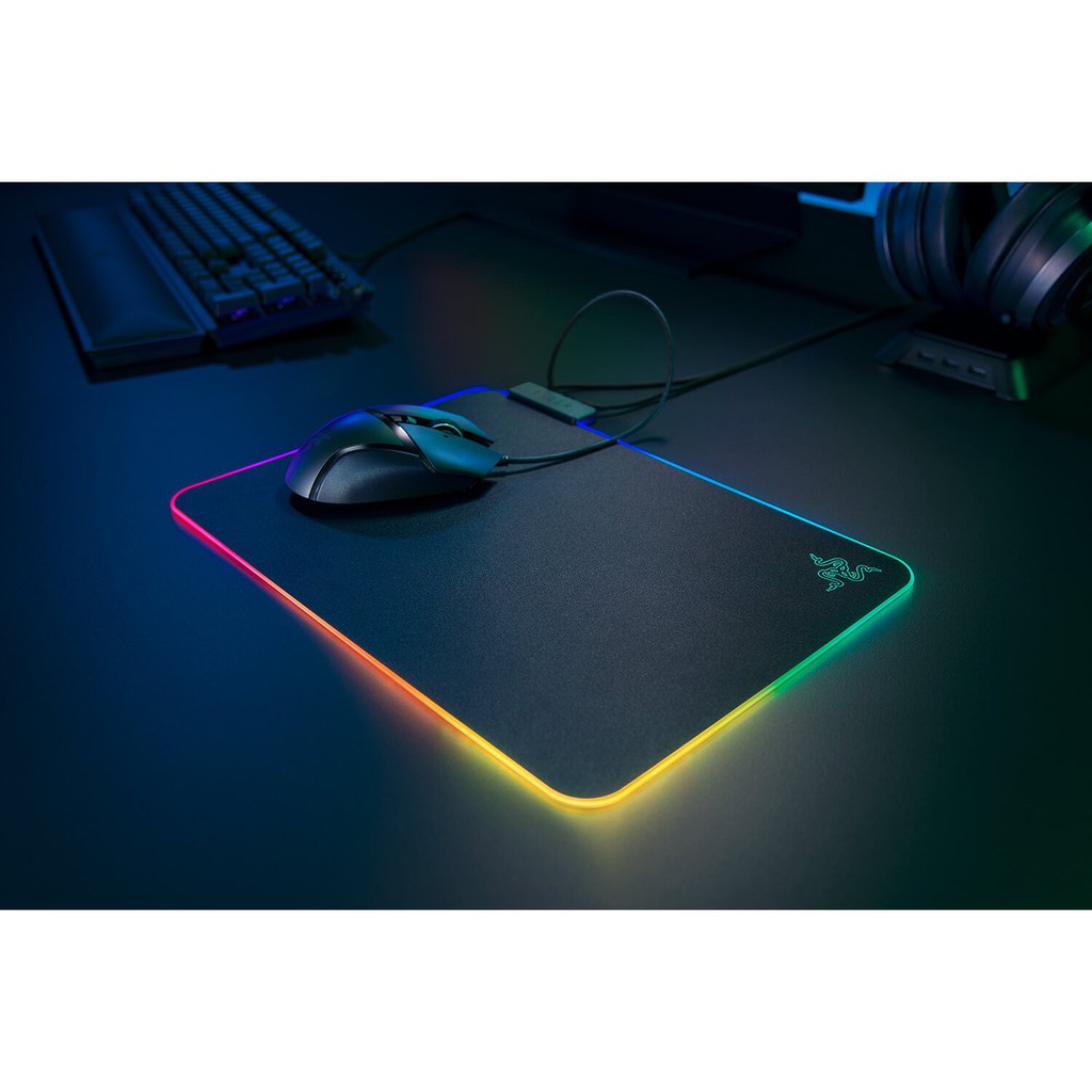 Tấm lót chuột Razer Firefly V2 - Hard Surface Mouse Mat with Chroma - FRML Packaging_RZ02-03020100-R3M1