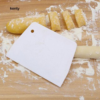 Dao cắt bột bánh bằng nhựa