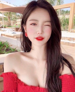 Son gucci 501 đỏ thuần