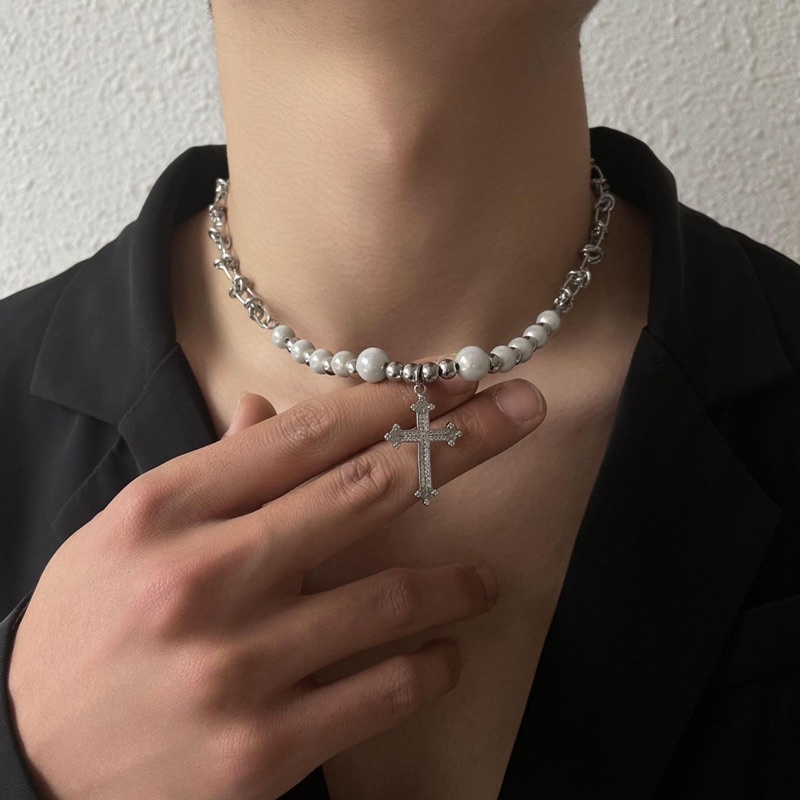 Dây chuyền thánh giá phối ngọc phản quang không gỉ
