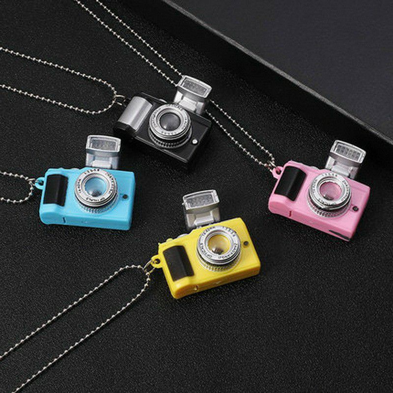 Dây chuyền hình máy ảnh có đèn flash siêu cute