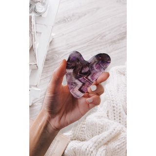 Đá massage Guasha thạch anh tím thon gọn, trẻ hoá gương mặt
