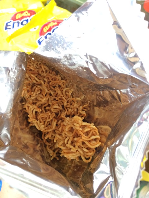 Hộp 24 Gói Mỳ Ăn Liền Tẩm Giá Vị Gemez Enaak Ectra Chicken(Vị Gà) 720g | BigBuy360 - bigbuy360.vn