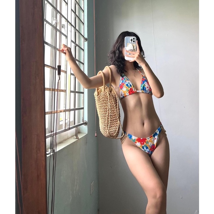 Bikini hai mảnh hoa nhí có xích siêu đẹp