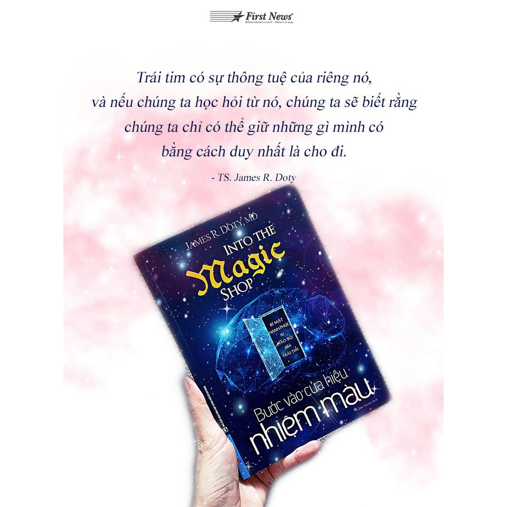 Sách - Bước Vào Cửa Hiệu Nhiệm Màu - FirstNews Tặng Kèm Bookmark