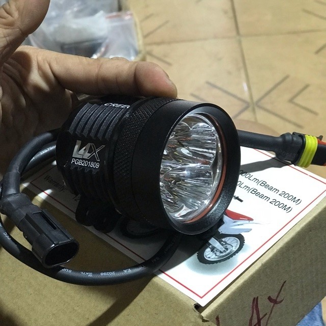 ĐÈN TRỢ SÁNG L4X T6 L2 Tặng Công tắc