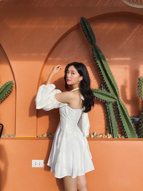 Đầm rớt vai cột cổ Victor | BigBuy360 - bigbuy360.vn