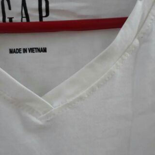 Áo thun cổ tim nữ