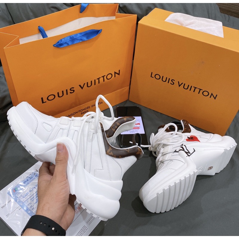giày LV. trắng nâu chữ hàng 1:1 chất lượng ( full box + freeship ) | BigBuy360 - bigbuy360.vn