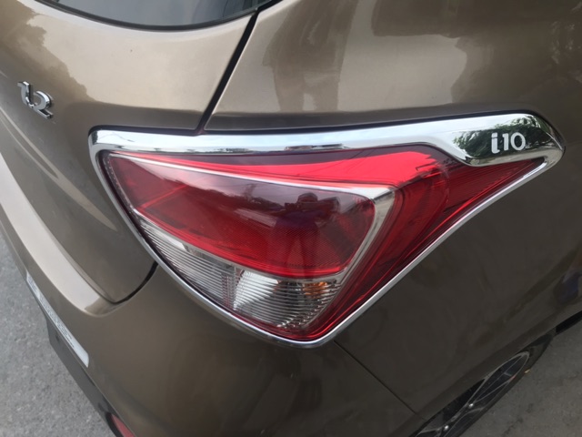 2 ốp đèn hậu i10 hatback 2014 - 2020 mạ crom