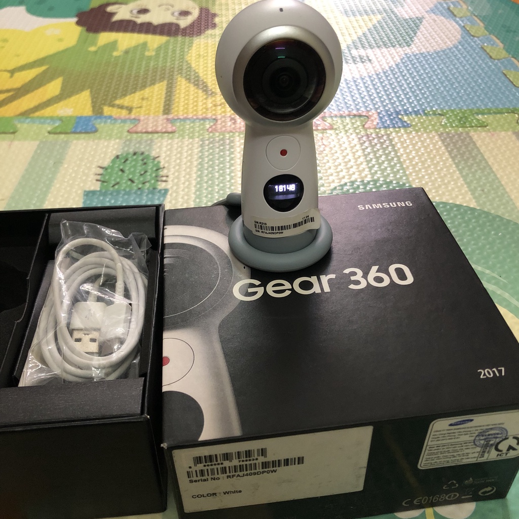 Camera Samsung Gear 360 2017 DM (SM-R210) - Full box 98%