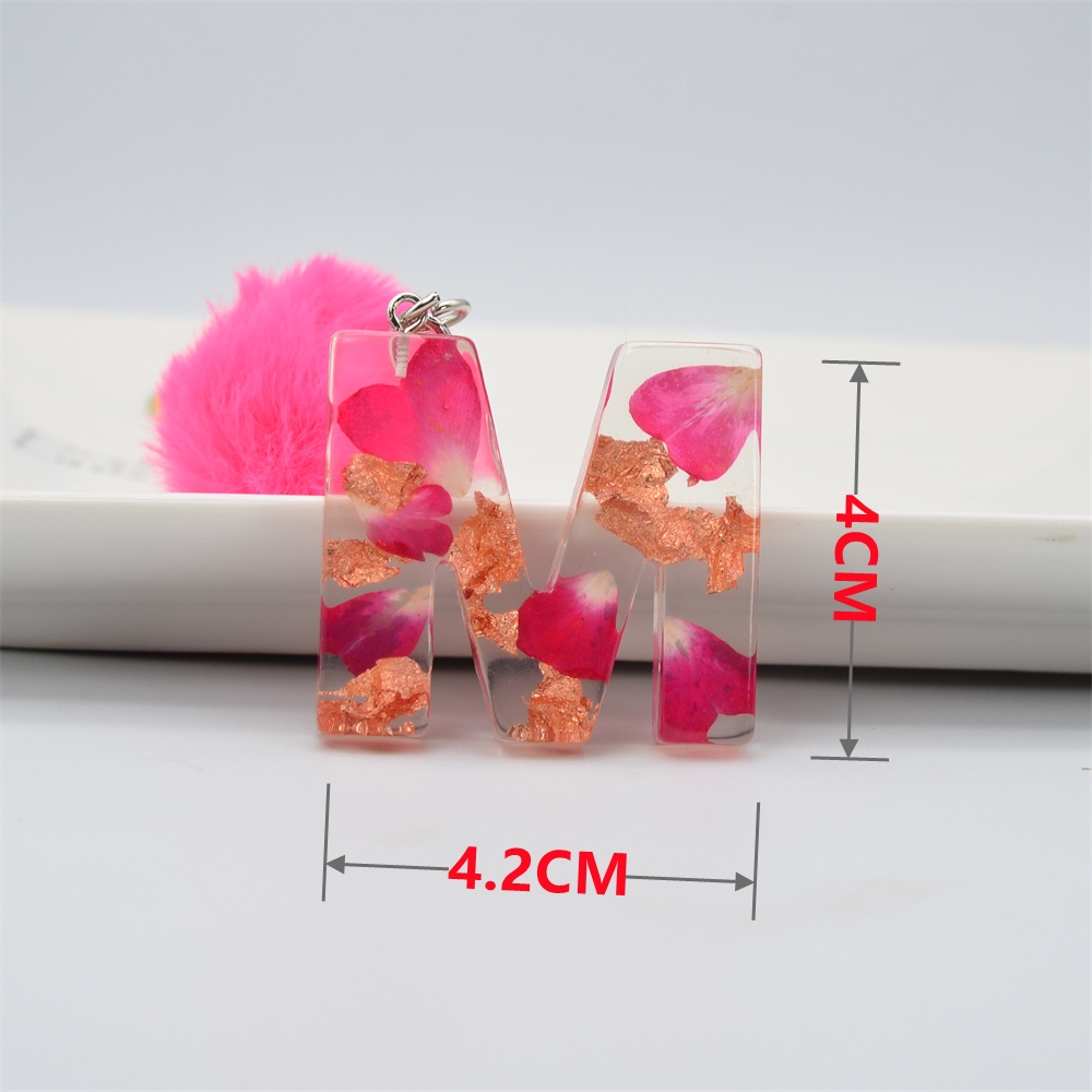 Móc Khóa Hoa Khô 26 Chữ Cái Gắn Quả Bông Xinh Xắn