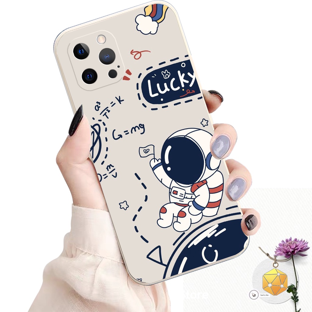 Ốp lưng Iphone 11/ 11 Pro/ 11 Promax/ 12/ 12 Pro/ 12 Promax in hình phi hành gia dễ thương