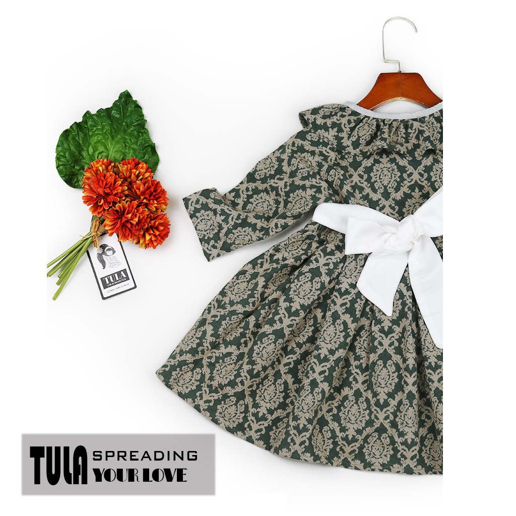 Váy Đầm Bé Gái Gắn Nơ Trắng Họa Tiết Xinh Trên Nền Xanh Lá Đậm Phù Hợp Thu Đông Cho Bé