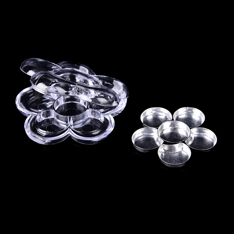 Hộp rỗng hình hoa đựng phấn hoặc son trang điểm