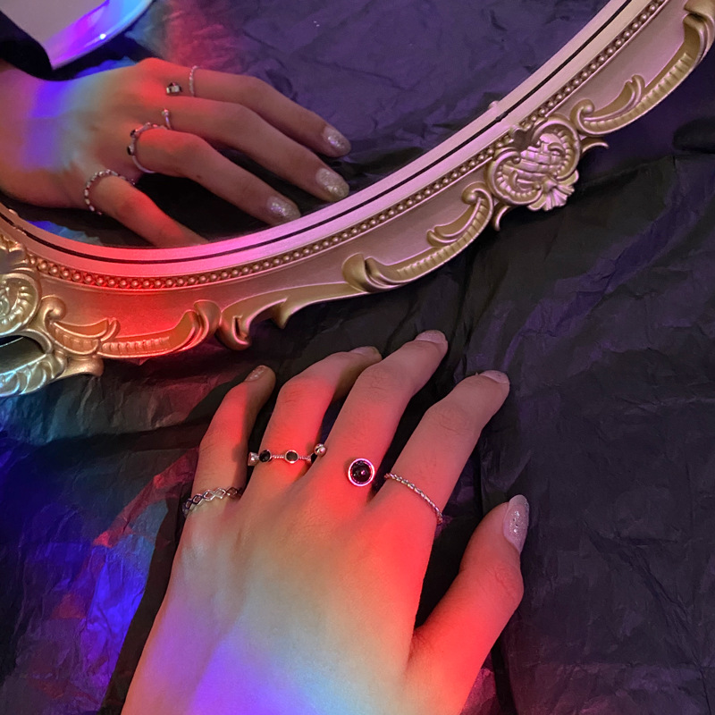 Bộ 4 nhẫn thiết kế thời trang dành cho nam và nữ