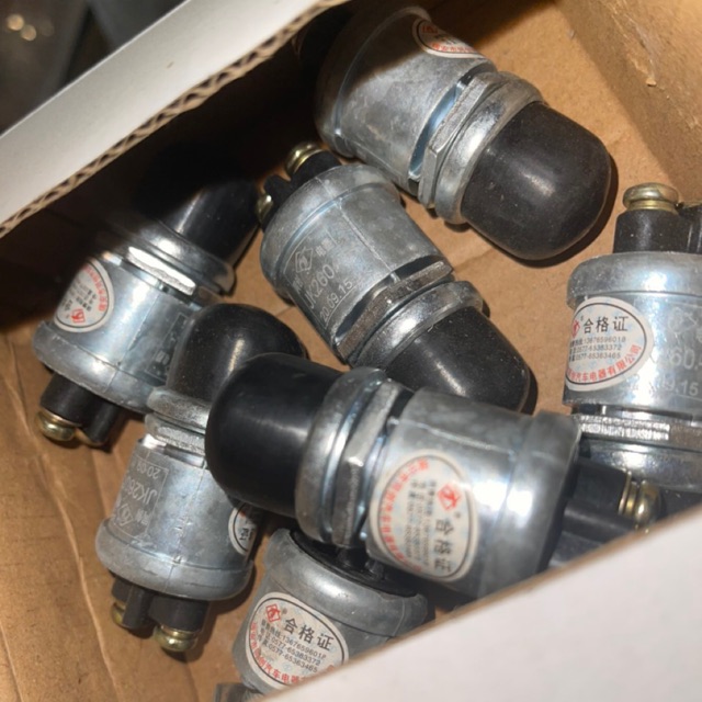 Sản phẩm gia đình làm: Combo 10 Núm bấm còi xịn có bọc đầu chịu nước