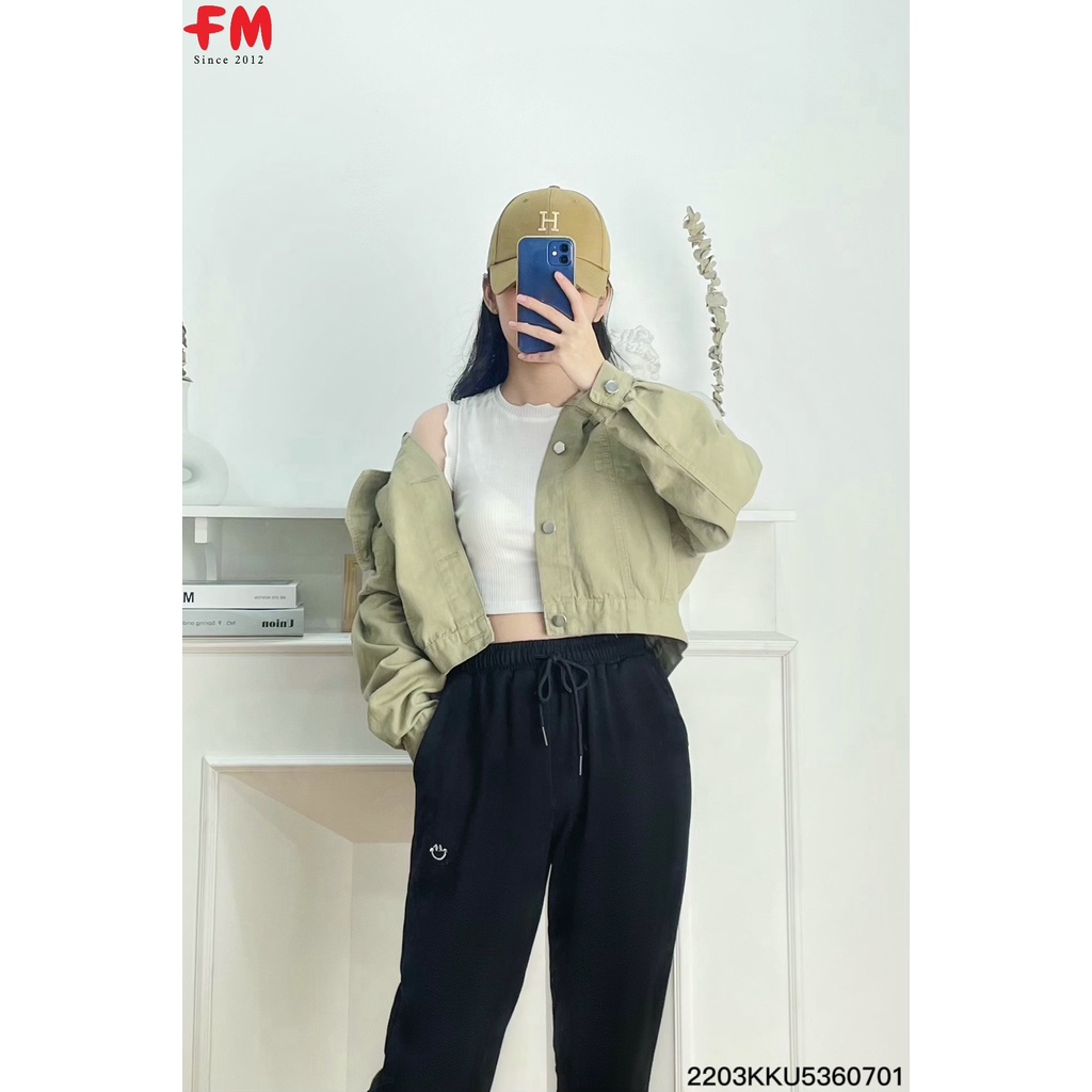 Áo khoác kaki nữ FM Style hai túi nắp TAMI cá tính năng động thời trang I Fm Style Online 220307008