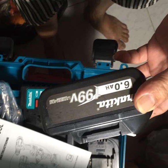 Máy Khoan Pin Makita -199V 13 Ly 3 chức năng, khoan bắn vít siết ốc,chế độ búa, siết,pin 10cell full