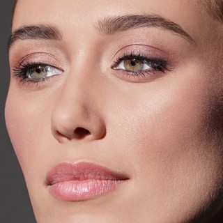 Phấn Phủ Tạo Khối Bobbi Brown Highlighting Powder
