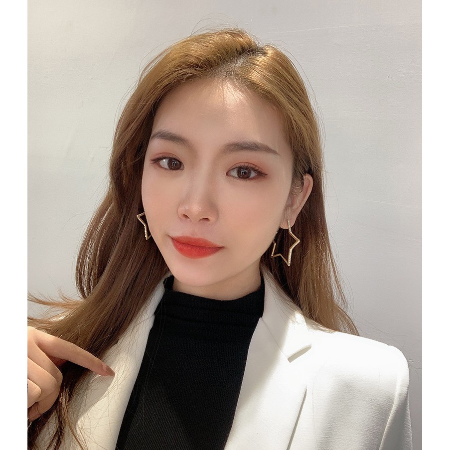 Bông tai họa tiết ngôi sao đính đá viền sành điệu BT132