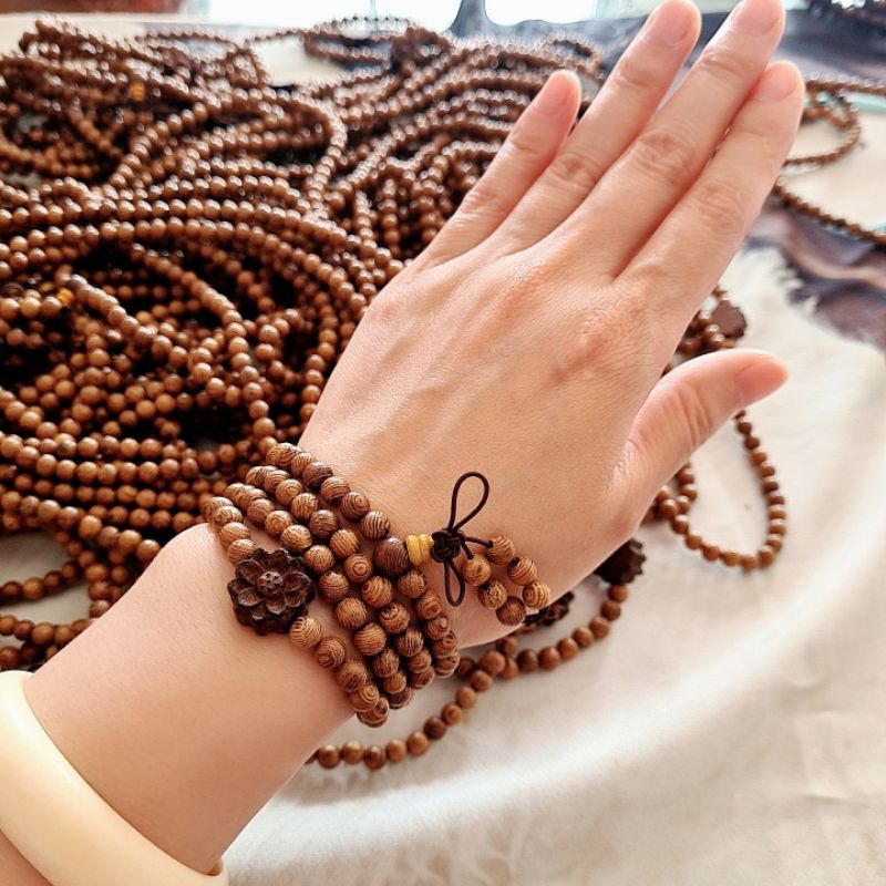Vòng Tay Trầm Hương 108 Hạt Mix Hoa Sen Phong Thuỷ N5 | BigBuy360 - bigbuy360.vn