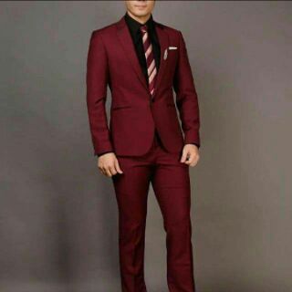 Bộ vest nam màu đỏ đô