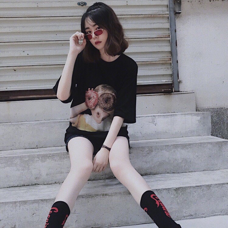 Áo thun tay lỡ ADLV cô bé ,cậu bé cầm bánh , tay lỡ from rộng ,phông nam nữ unisex