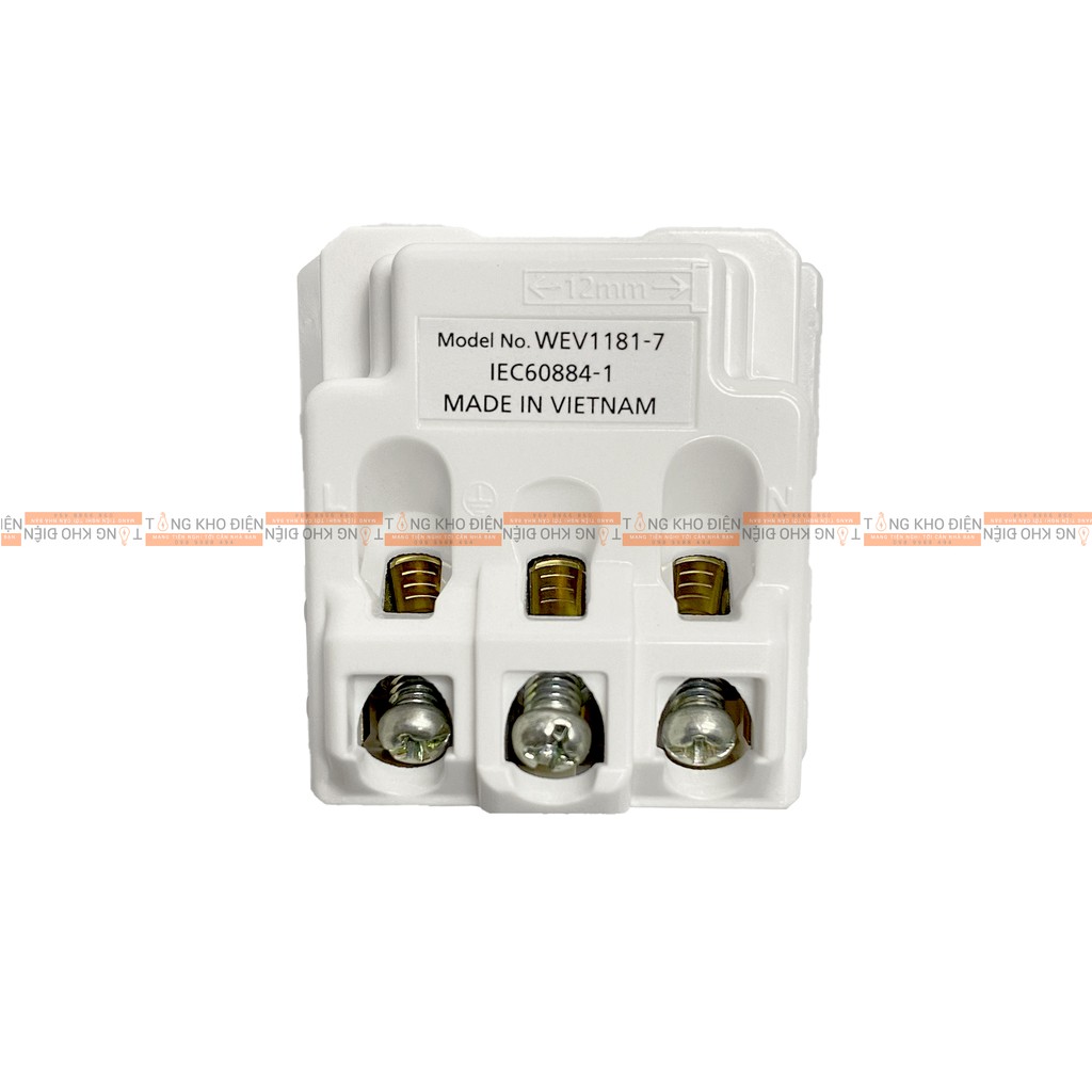 Ổ đơn 3 chấu Panasonic, Có màn che và dây nối đất WEV1181-7SW [Dòng WIDE]