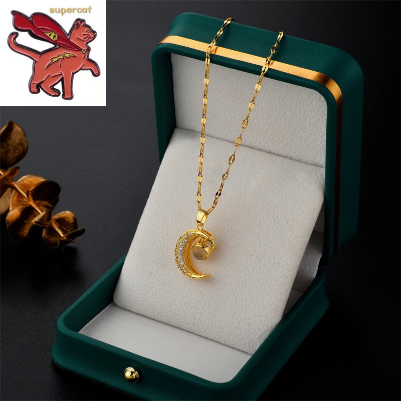 Vòng cổ Bằng Thép Titan Mạ Vàng 18k Mặt Trăng Khắc Chữ I love you Đính Kim Cương Dễ Phối Đồ