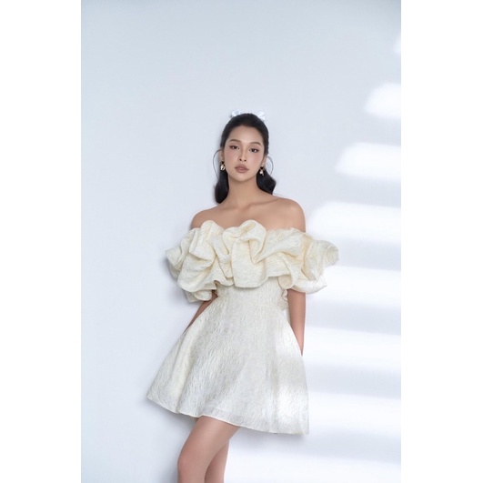 ĐẦM MIDI TRẮNG TRỄ VAI BÈO NGỰC