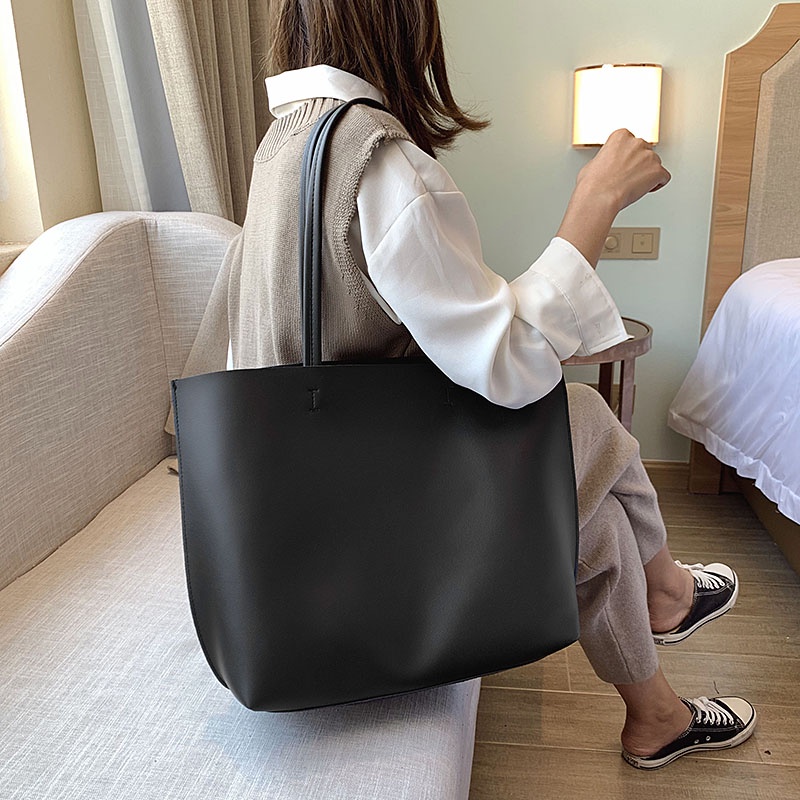 CÓ SẴN MÀU ĐEN D283 Túi xách đeo vai bản to chất da cực mềm êm tay(43x34cm)