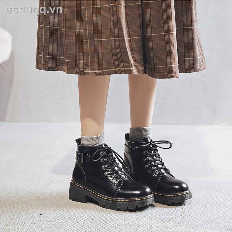 Giày bốt Martin mỏng đế dày thiết kế độc đáo phong cách Anh Quốc thời trang xuân thu cho nữ 2021 | BigBuy360 - bigbuy360.vn