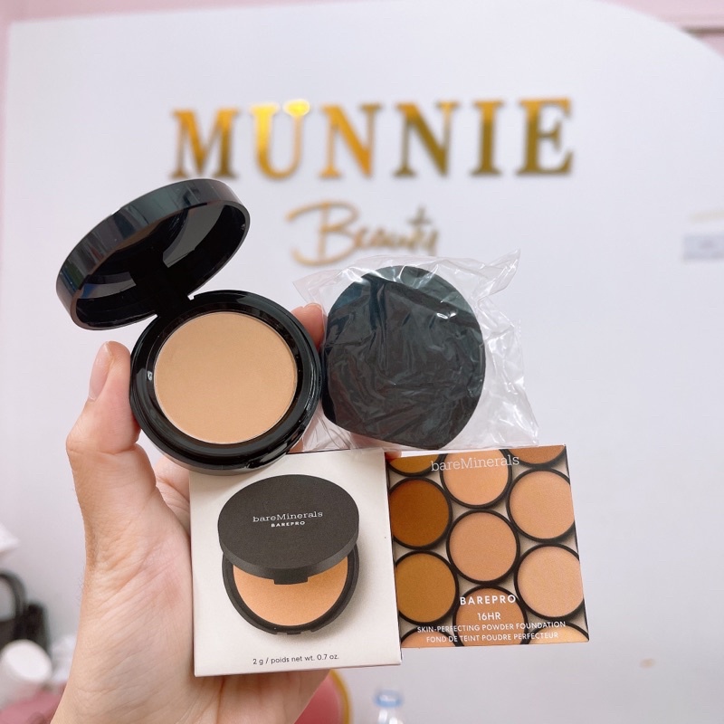 Phấn phủ khoáng BareMinerals BAREPRO Performance Wear Powder Foundation in Light 22 Cool color