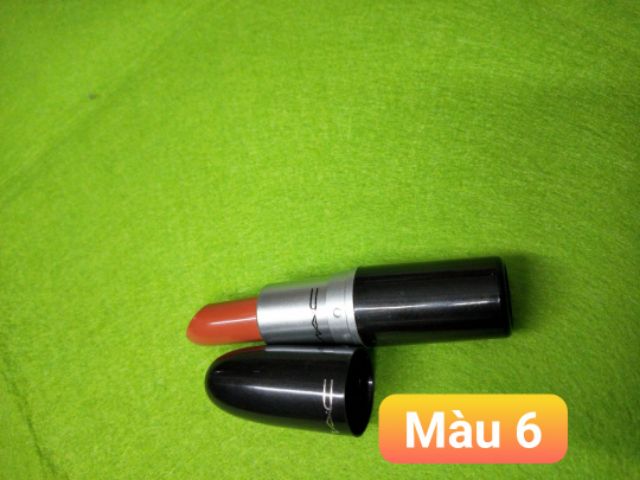 Son lì nhiều tone màu. Màu nào cũng rất đẹp