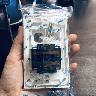Ổ cắm âm tường MPE