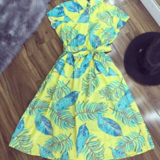 Váy lá cổ đức